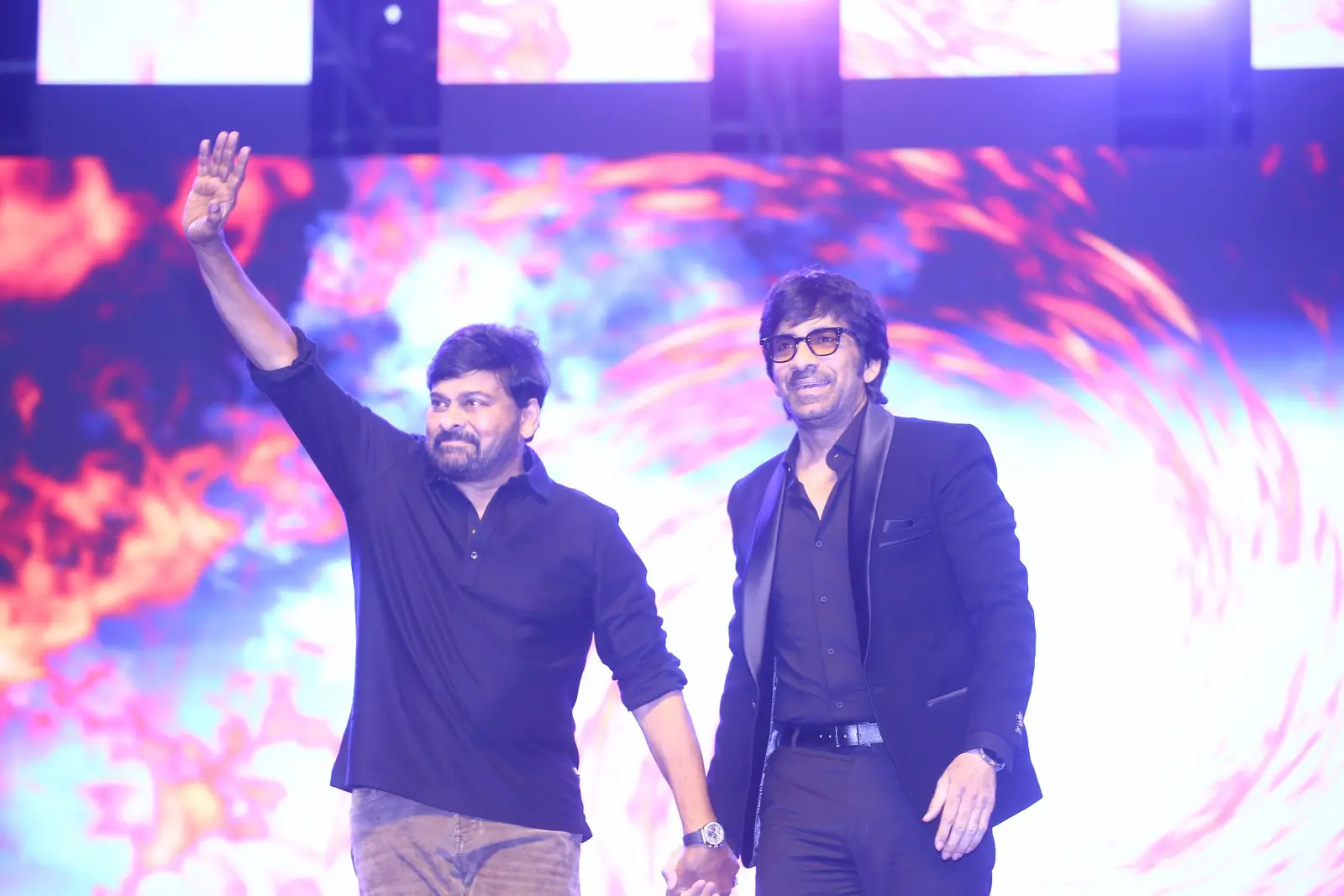 Chiranjeevi Raviteja Mega Mass combo at Waltair Veerayya Pre Release Event