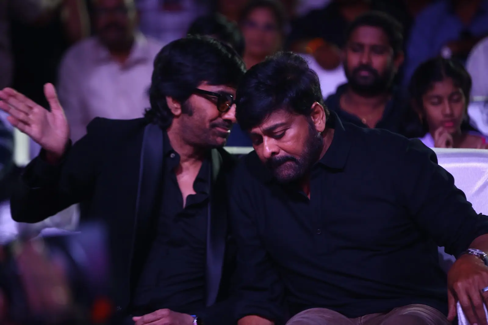 Chiranjeevi Raviteja Mega Mass combo at Waltair Veerayya Pre Release Event