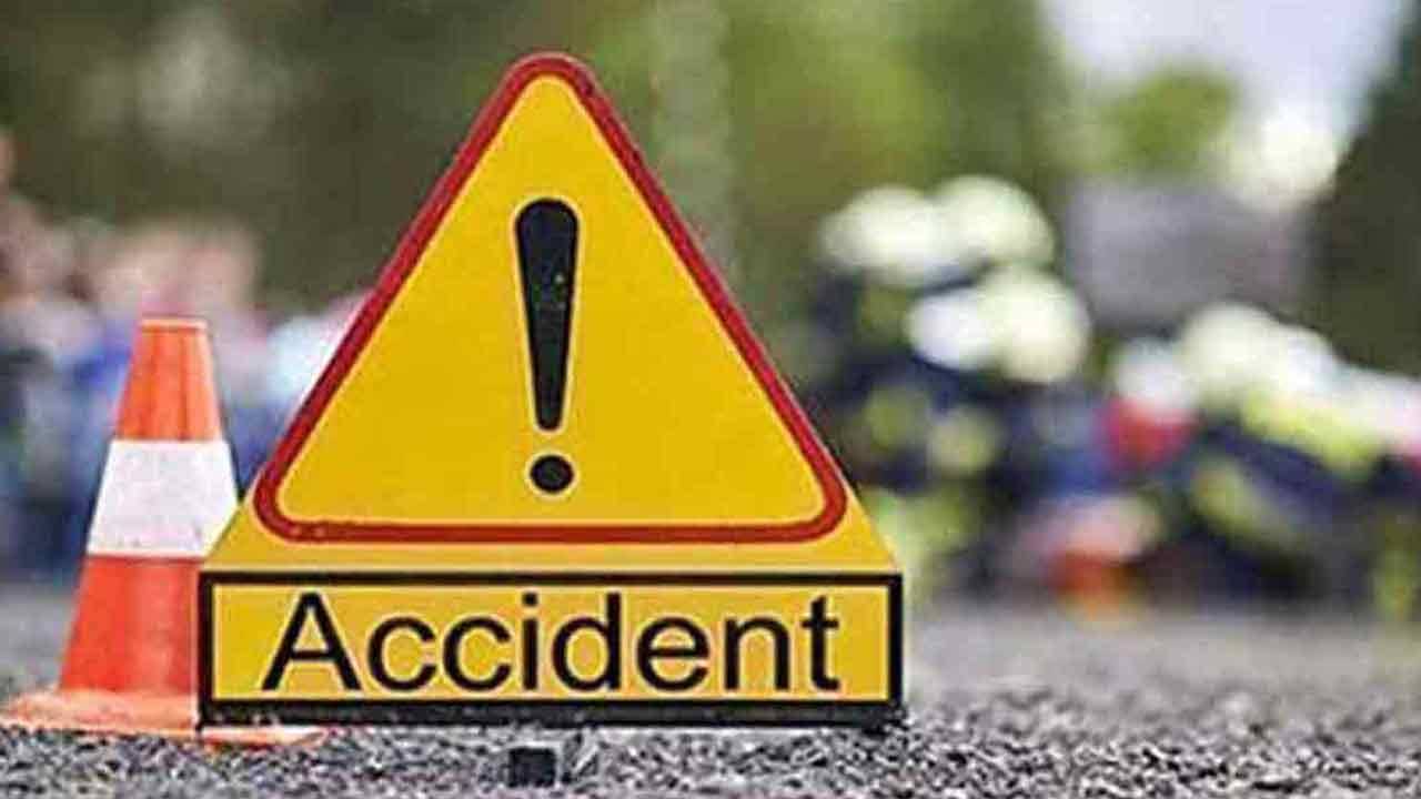 Car Crash in Kerala : రోడ్డు ప్రమాదంలో ఐదుగురు ఇస్రో ఉద్యోగుల మృతి Car Crash in Kerala : రోడ్డు ప్రమాదంలో ఐదుగురు ఇస్రో ఉద్యోగుల మృతి