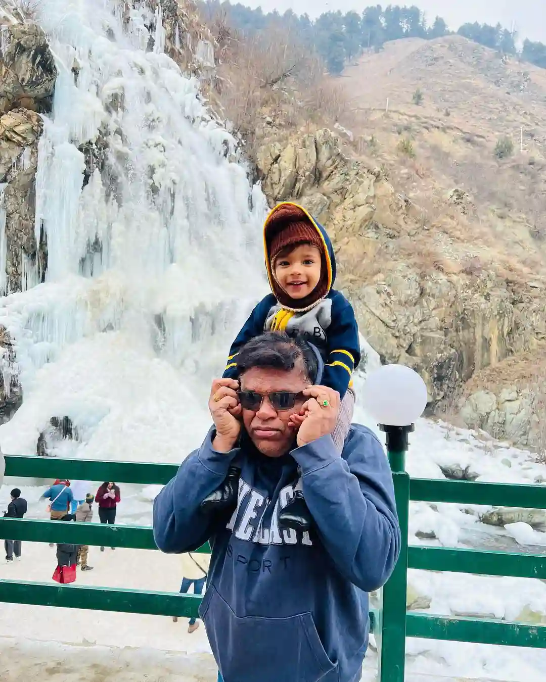 Hari Teja family vacation to kashmir