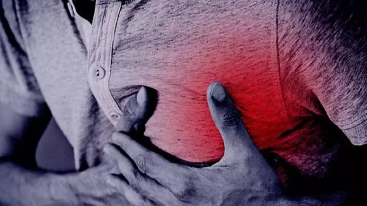 Heart Attack Deaths: చలి చంపేస్తుంది.. అక్కడ వారం రోజుల్లో 98మంది మృతి.. అందరికీ ఒకటే సమస్య.. Heart Attack Deaths: చలి చంపేస్తుంది.. అక్కడ వారం రోజుల్లో 98మంది మృతి.. అందరికీ ఒకటే సమస్య..