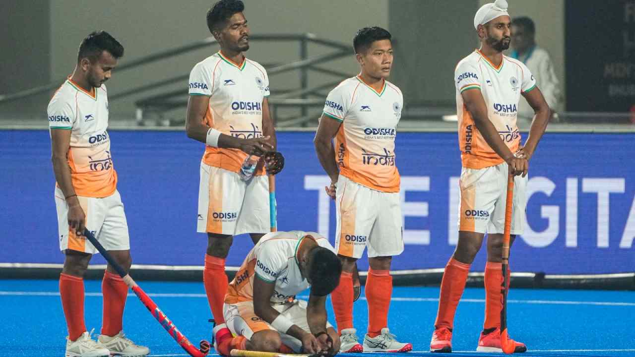 Hockey World Cup: హాకీ వరల్డ్ కప్ నుంచి భారత్ ఔట్.. క్వార్టర్స్ కూడా చేరకుండానే నిష్క్రమణ Hockey World Cup: హాకీ వరల్డ్ కప్ నుంచి భారత్ ఔట్.. క్వార్టర్స్ కూడా చేరకుండానే నిష్క్రమణ
