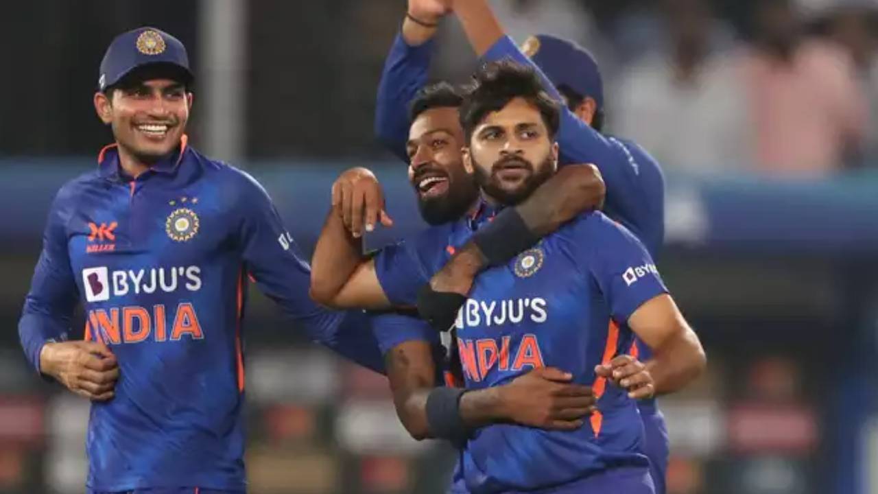 India vs New Zealand 1st ODI:  తొలి వన్డేలో న్యూజిలాండ్ పై భారత్ విజయం.. ఫొటో గ్యాలరీ