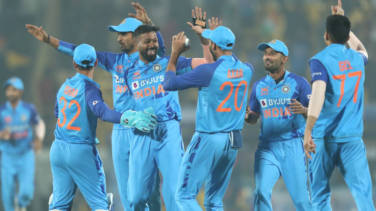 India vs Srilanka 3rd T20 Match: సూర్యకుమార్ యాదవ్ విధ్వంసం.. టీ20 సిరీస్ ఇండియా కైవసం.. ఫొటోలు