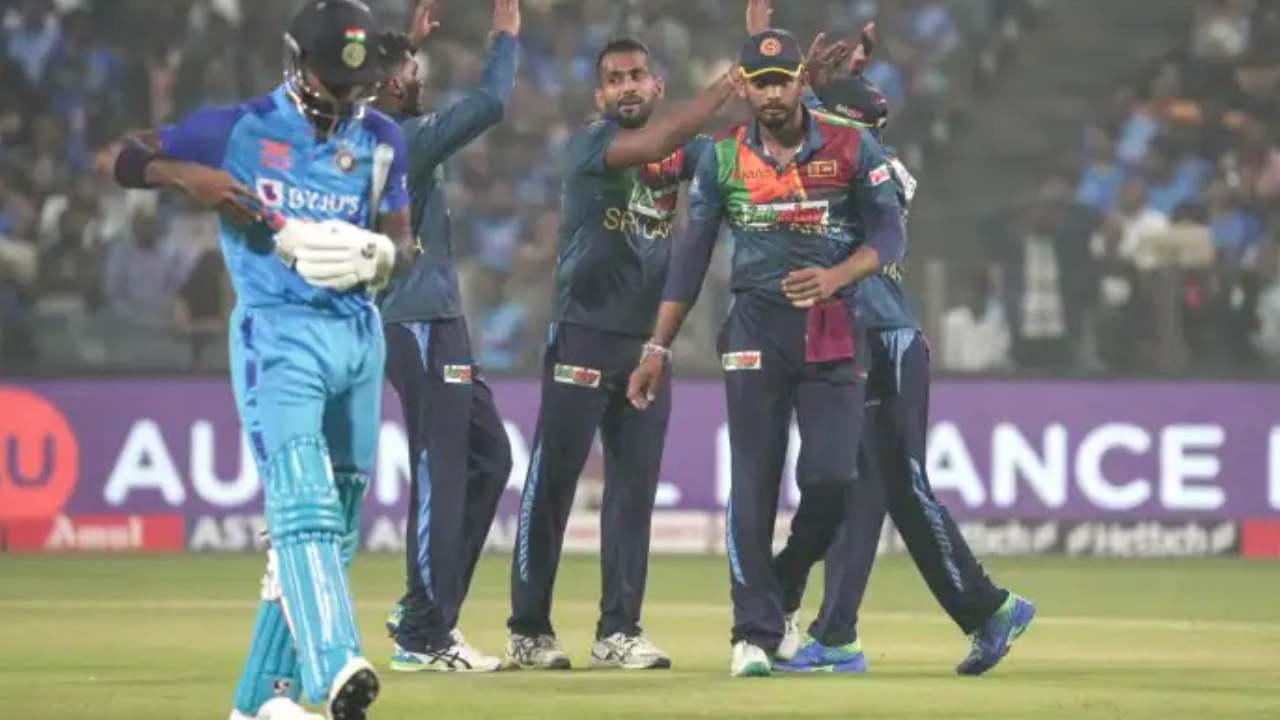 India vs SriLanka T20 Match: చరిత్ర సృష్టించేందుకు సిద్ధమవుతున్న శ్రీలంక.. హార్ధిక్ సేన అడ్డుకోగలదా? India vs SriLanka T20 Match: చరిత్ర సృష్టించేందుకు సిద్ధమవుతున్న శ్రీలంక.. హార్ధిక్ సేన అడ్డుకోగలదా?