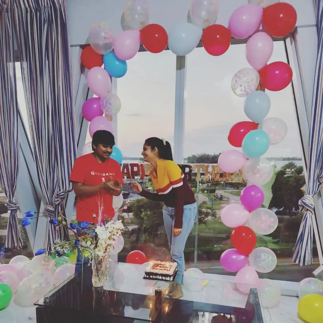 Jabardasth Rakesh celebrated Sujatha birthday in a grand way