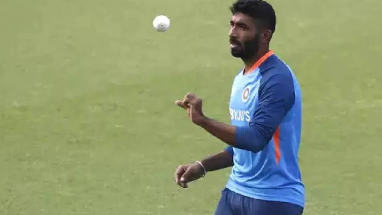 India vs Srilanka ODI Series: శ్రీలంకతో వన్డే సిరీస్ ప్రారంభానికి ముందు టీమిండియాకు షాక్.. కీలక ప్లేయర్ ఔట్..! India vs Srilanka ODI Series: శ్రీలంకతో వన్డే సిరీస్ ప్రారంభానికి ముందు టీమిండియాకు షాక్.. కీలక ప్లేయర్ ఔట్..!