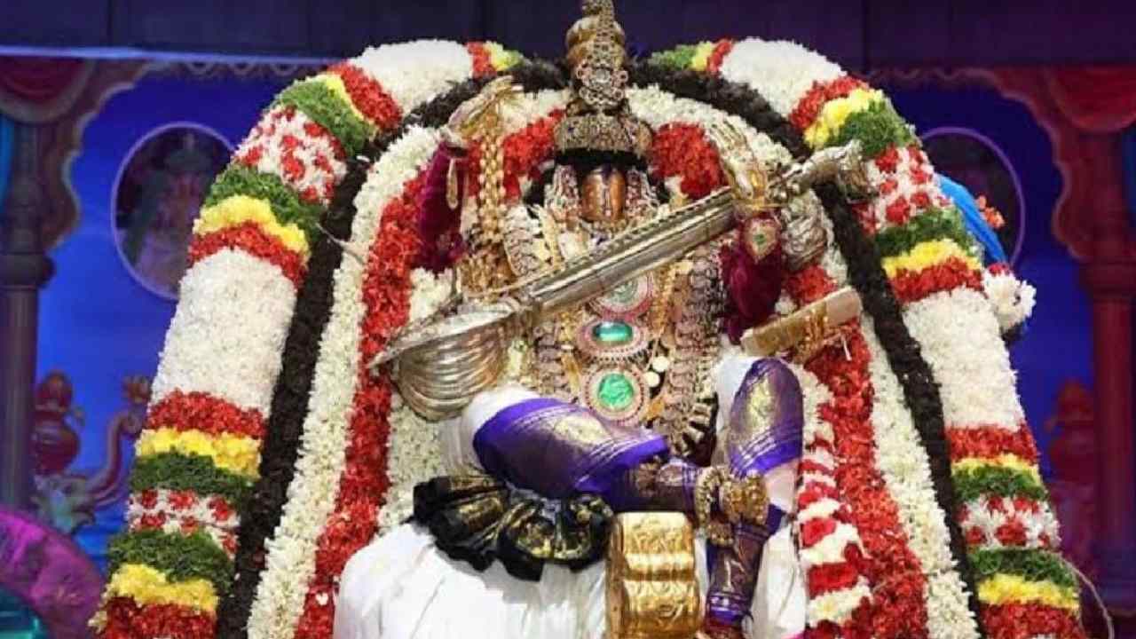 Karimnagar: కరీంనగర్లో శ్రీవారి వార్షిక బ్రహ్మోత్సవాలు.. నేటి నుంచి 11 రోజులపాటు వేడుకలు Karimnagar: కరీంనగర్లో శ్రీవారి వార్షిక బ్రహ్మోత్సవాలు.. నేటి నుంచి 11 రోజులపాటు వేడుకలు