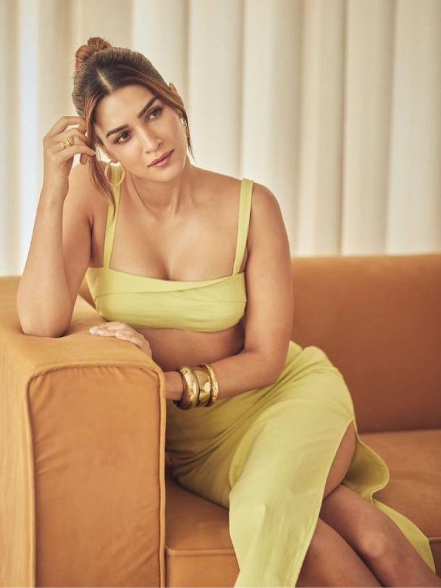 >కొంటె కళ్ళతో గుండె కొల్లగొడుతున్న కృతి సనన్..