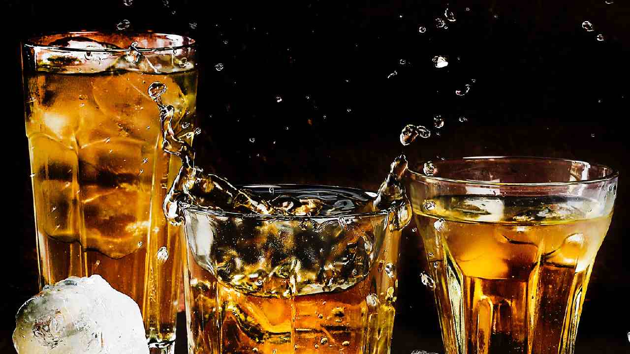 Liquor Sale: ఒక్క రోజే తెలంగాణలో ఎంత తాగారంటే.. మద్యం అమ్మకాల్లో కొత్త రికార్డు Liquor Sale: ఒక్క రోజే తెలంగాణలో ఎంత తాగారంటే.. మద్యం అమ్మకాల్లో కొత్త రికార్డు