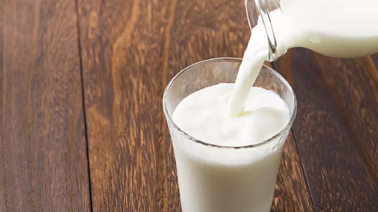 Milk Adulteration: దేశంలో పాల కల్తీపై ఆ ప్రచారంలో నిజం లేదు.. కేంద్రం ప్రకటన Milk Adulteration: దేశంలో పాల కల్తీపై ఆ ప్రచారంలో నిజం లేదు.. కేంద్రం ప్రకటన