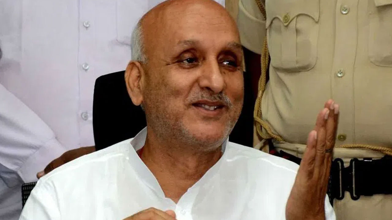 Minister Chandrashekhar: బిహార్ మంత్రి వ్యాఖ్యల్ని ఖండించిన జేడీయూ.. విమర్శలు వచ్చిన వెనక్కి తగ్గని మంత్రి Minister Chandrashekhar: బిహార్ మంత్రి వ్యాఖ్యల్ని ఖండించిన జేడీయూ.. విమర్శలు వచ్చిన వెనక్కి తగ్గని మంత్రి