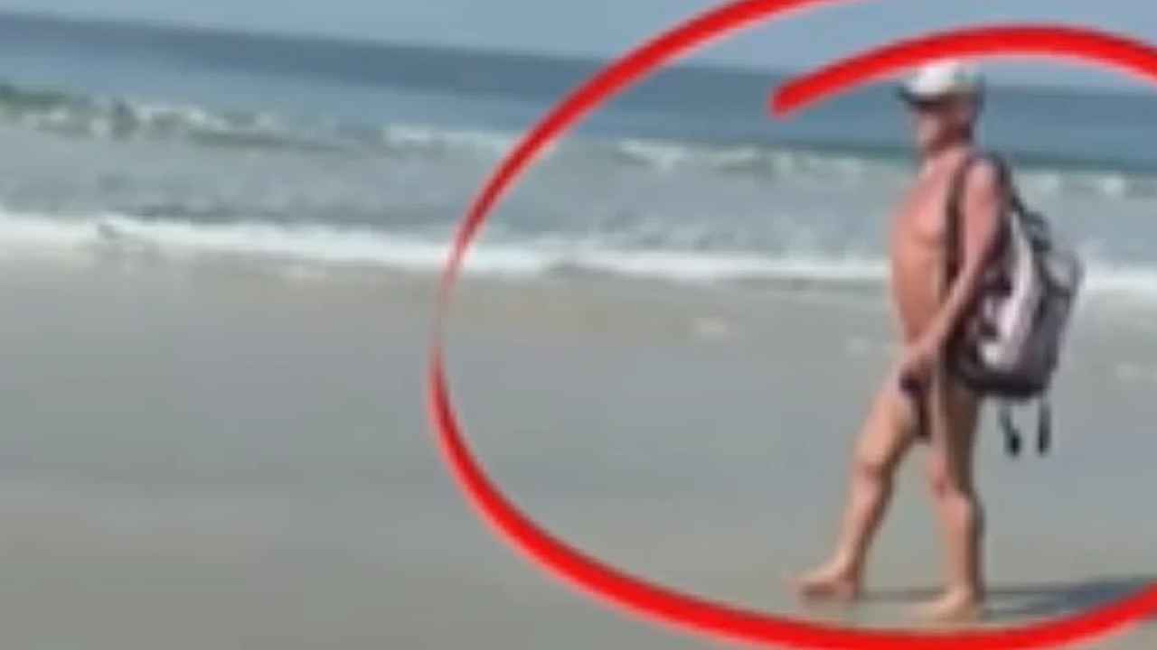 Naked Man In Goa Beach : బాబోయ్.. నగ్నంగా బీచ్లో తిరుగుతున్న వ్యక్తి, వీడియో వైరల్ Naked Man In Goa Beach : బాబోయ్.. నగ్నంగా బీచ్లో తిరుగుతున్న వ్యక్తి, వీడియో వైరల్