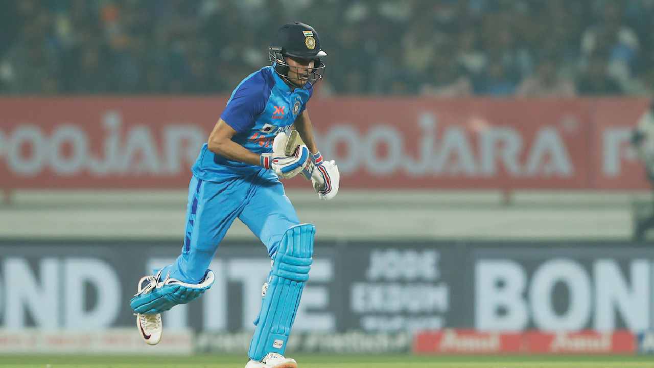 India Vs Sri Lanka: ఆదిలోనే రెండు వికెట్లు కోల్పోయిన టీమిండియా India Vs Sri Lanka: ఆదిలోనే రెండు వికెట్లు కోల్పోయిన టీమిండియా