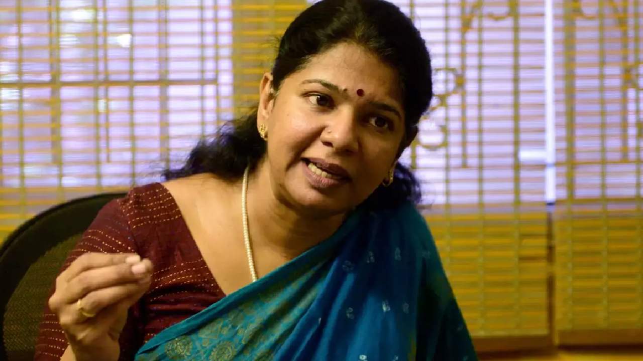 DMK leader Kanimozhi: మా రాష్ట్రాన్ని ఏమని పిలవాలో మాకు చెప్పొద్దు: డీఎంకే నాయకురాలు కనిమొళి DMK leader Kanimozhi: మా రాష్ట్రాన్ని ఏమని పిలవాలో మాకు చెప్పొద్దు: డీఎంకే నాయకురాలు కనిమొళి
