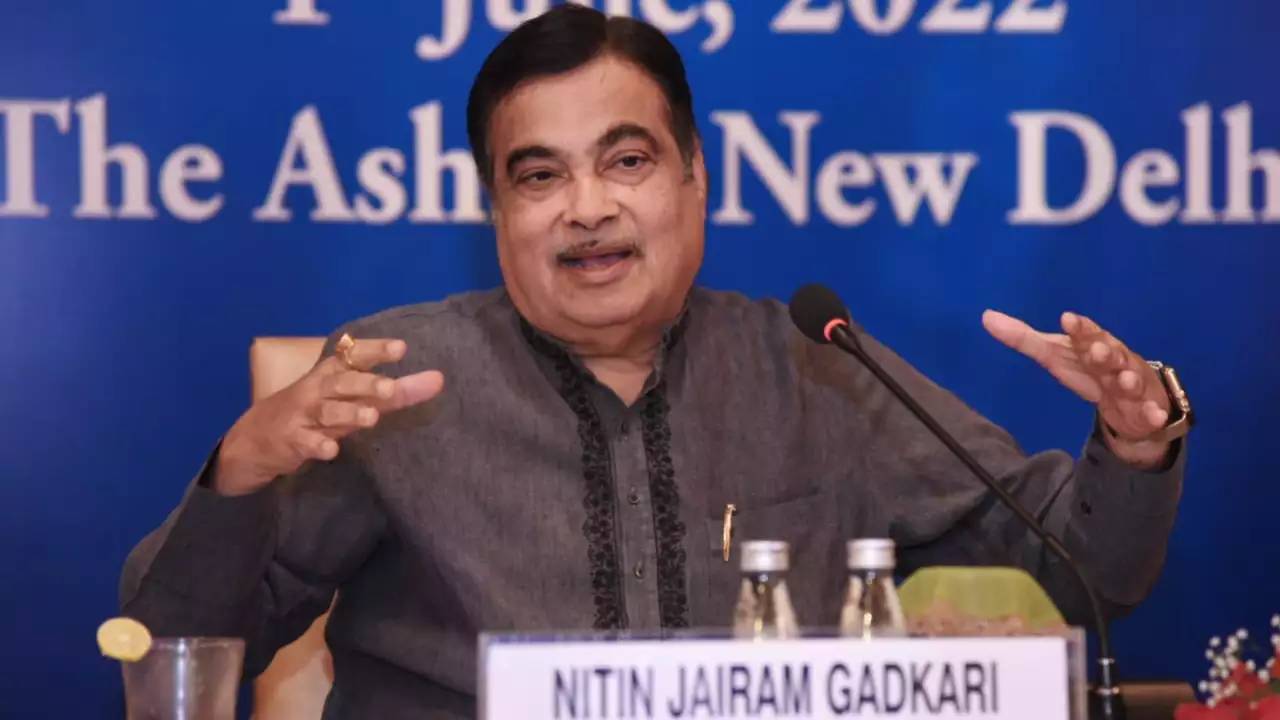 Union Minister Nitin Gadkari : కేంద్ర మంత్రి నితిన్ గడ్కరీకి బెదిరింపు కాల్స్.. చంపుతామని హెచ్చరికలు Union Minister Nitin Gadkari : కేంద్ర మంత్రి నితిన్ గడ్కరీకి బెదిరింపు కాల్స్.. చంపుతామని హెచ్చరికలు