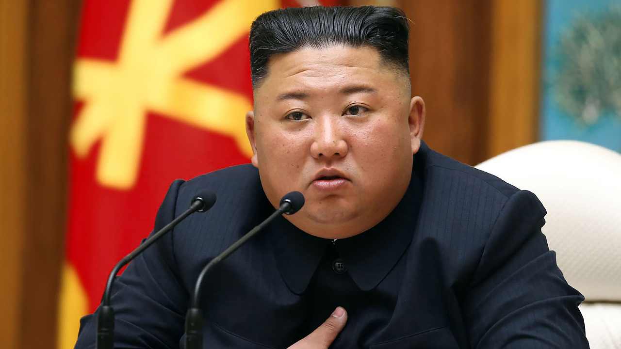 North Korea: మరిన్ని అణ్వాయధ క్షిపణులు తయారు చేయండి.. అధికారులను ఆదేశించిన కిమ్ North Korea: మరిన్ని అణ్వాయధ క్షిపణులు తయారు చేయండి.. అధికారులను ఆదేశించిన కిమ్