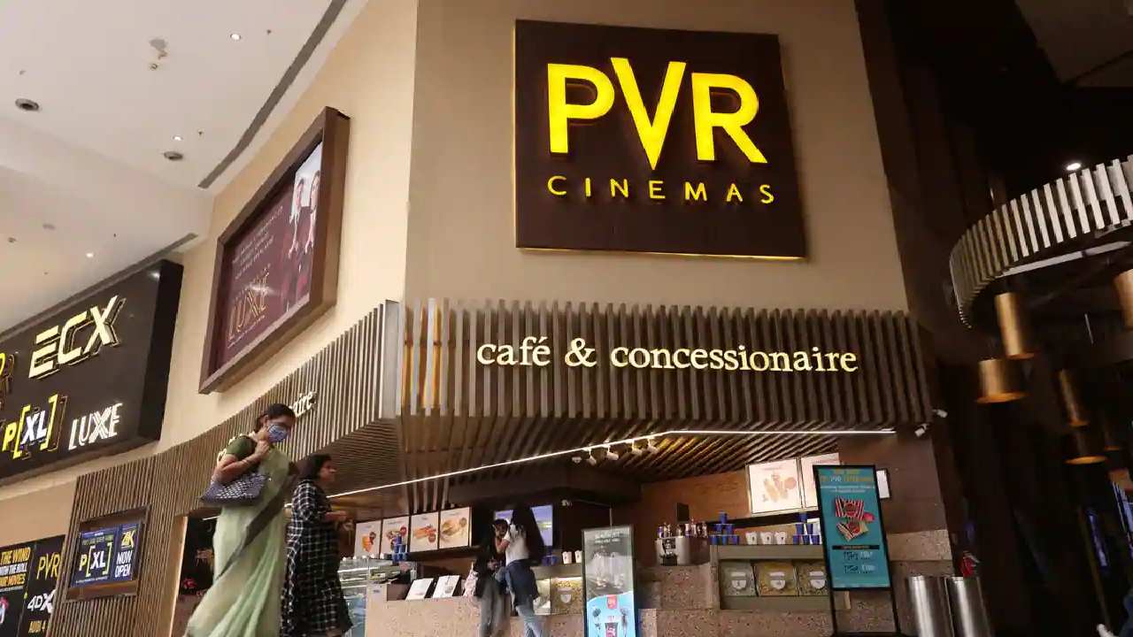 PVR Cinemas : సినీ ప్రియులకు గుడ్ న్యూస్.. రూ.99 లకే మల్టీప్లెక్స్ లో సినిమా టికెట్.. PVR Cinemas : సినీ ప్రియులకు గుడ్ న్యూస్.. రూ.99 లకే మల్టీప్లెక్స్ లో సినిమా టికెట్..