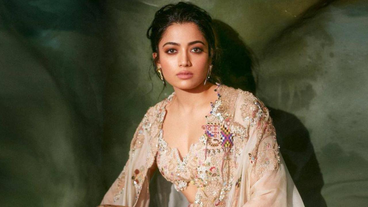 Rashmika Mandanna: మరోసారి ఆ హీరోకు ఓకే చెబుతున్న రష్మిక..? Rashmika Mandanna: మరోసారి ఆ హీరోకు ఓకే చెబుతున్న రష్మిక..?