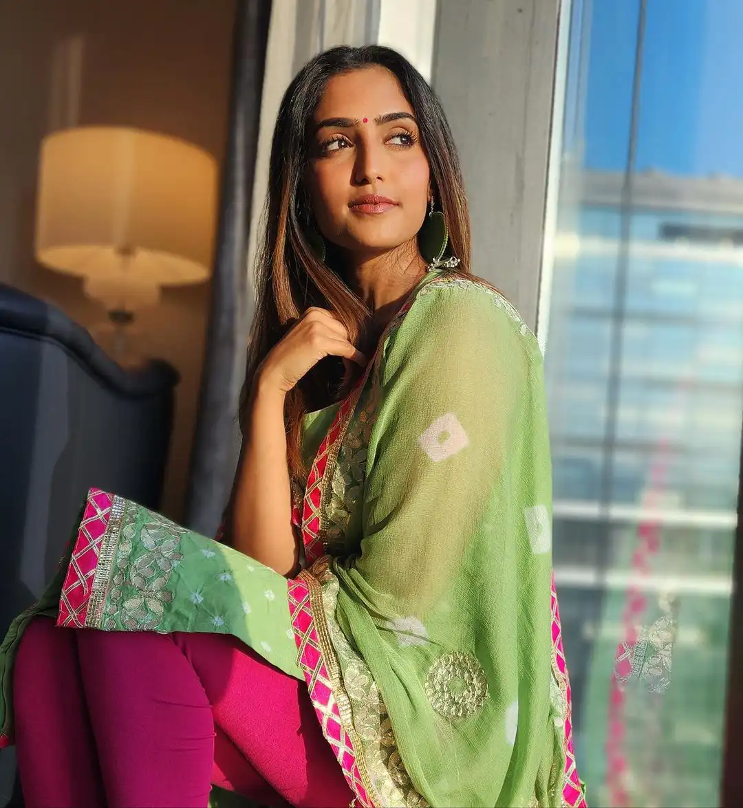 Reba Monica John traditional looks