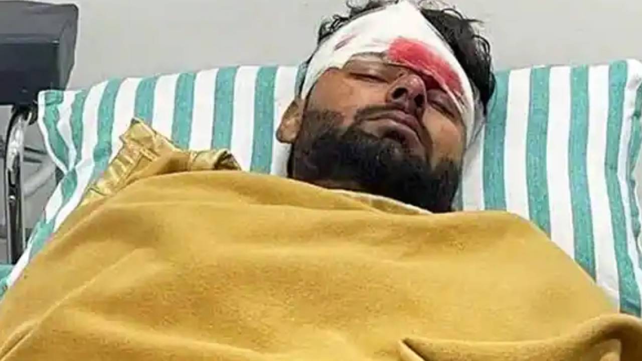 Rishabh Pant Health: మెరుగైన చికిత్సకోసం.. ముంబైకి రిషబ్ పంత్ Rishabh Pant Health: మెరుగైన చికిత్సకోసం.. ముంబైకి రిషబ్ పంత్