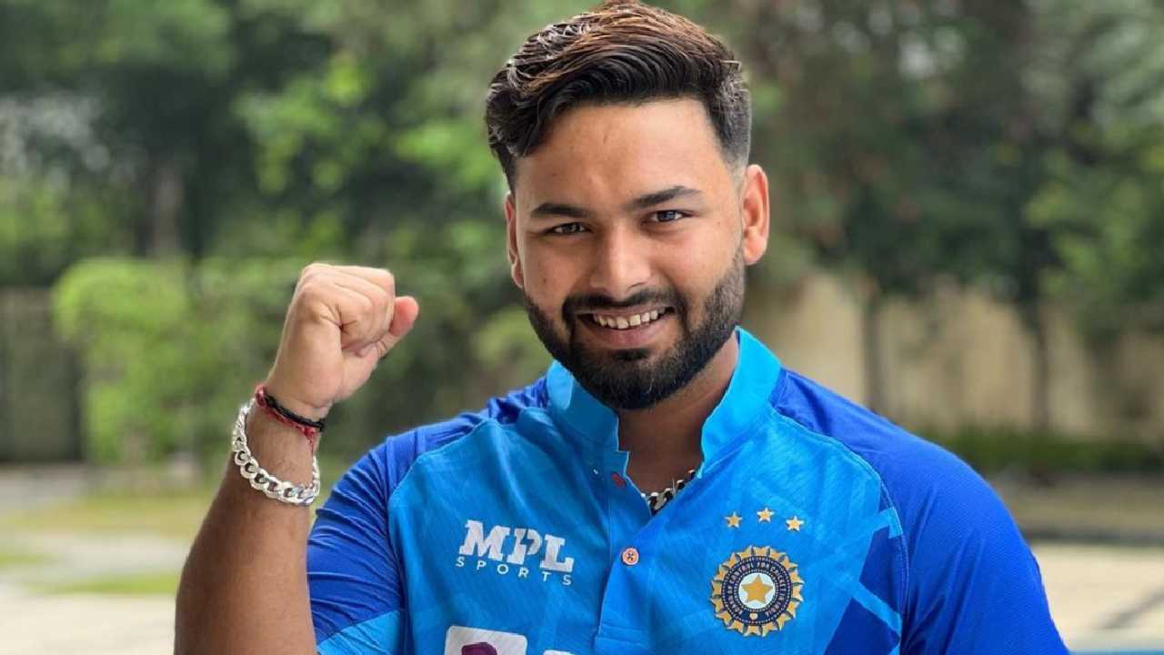 Rishabh Pant: రిషబ్ పంత్ను ఐసీయూ నుంచి ప్రైవేట్ సూట్కు మార్చిన డాక్టర్లు.. సందర్శకుల తాకిడితో విశ్రాంతి కరువైన పంత్ Rishabh Pant: రిషబ్ పంత్ను ఐసీయూ నుంచి ప్రైవేట్ సూట్కు మార్చిన డాక్టర్లు.. సందర్శకుల తాకిడితో విశ్రాంతి కరువైన పంత్