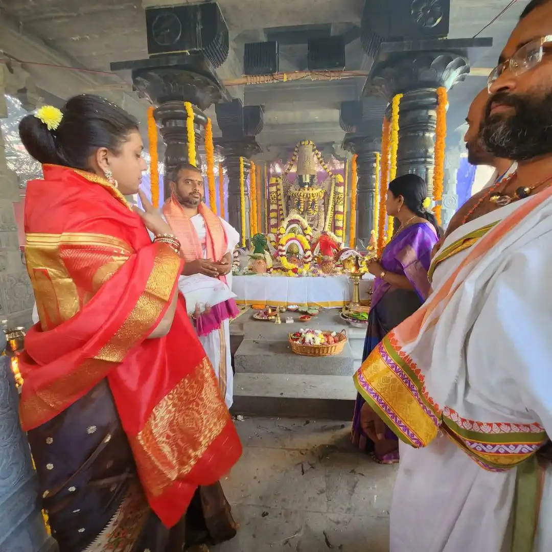 AP Minister Roja visited Visakha Sri Sarada Peetham