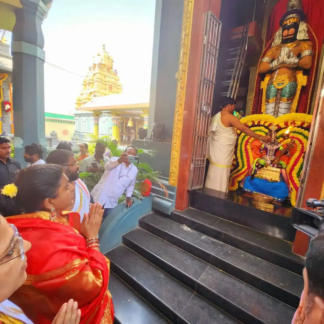 AP Minister Roja visited Visakha Sri Sarada Peetham