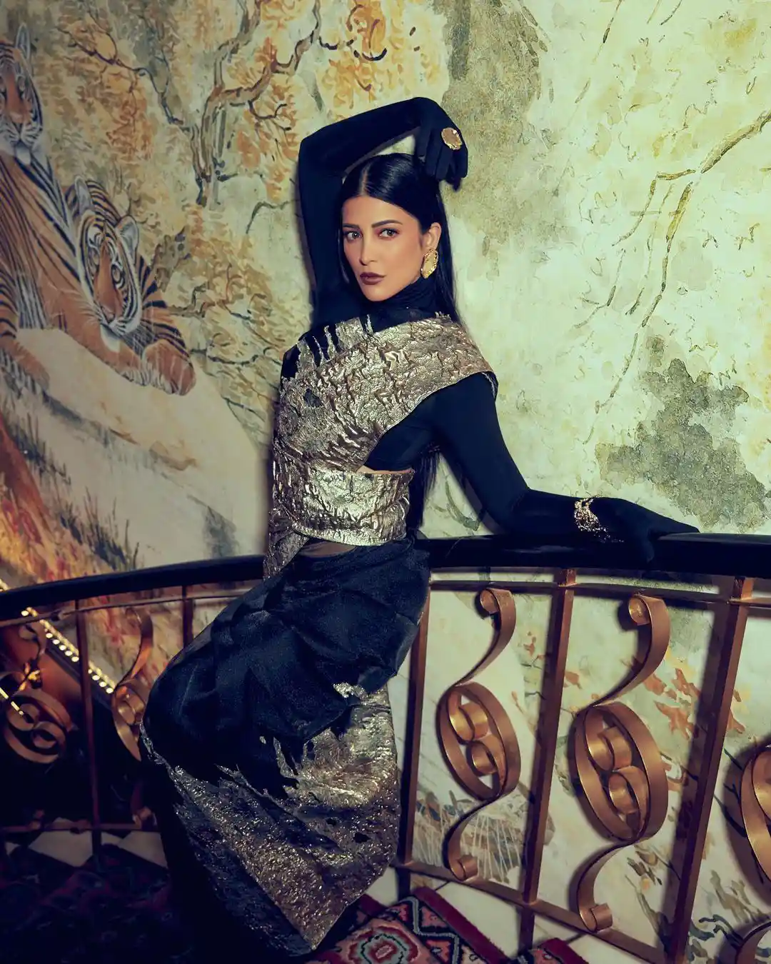 Shruti Haasan poses in stylish saree