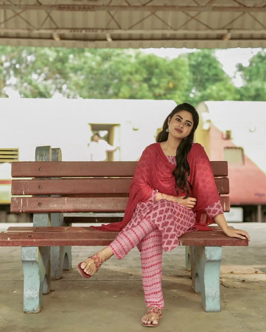 Siddhi Idnani cute photo shoot in Railway Station 