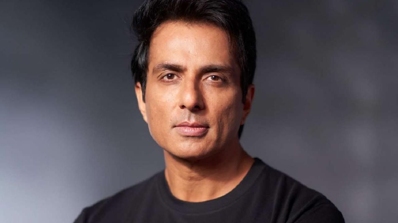 Sonu Sood : క్షమాపణతోనే నార్తర్న్ రైల్వేకి కౌంటర్ వేసిన సోనూసూద్.. Sonu Sood : క్షమాపణతోనే నార్తర్న్ రైల్వేకి కౌంటర్ వేసిన సోనూసూద్..