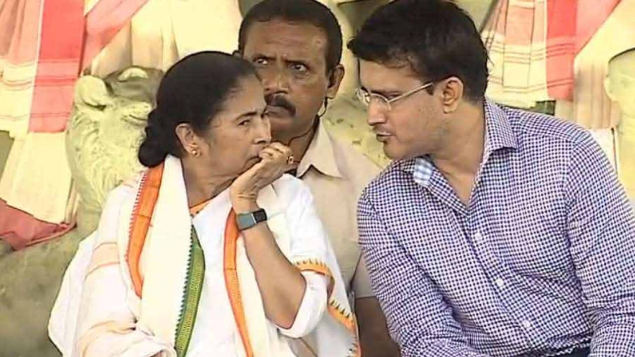 Sourav Ganguly: పశ్చిమ బెంగాల్ సీఎం మమత బెనర్జీతో సౌరవ్ గంగూలీ భేటీ.. రాజకీయ ఇన్నింగ్స్ మొదలు పెట్టబోతున్నాడా? Sourav Ganguly: పశ్చిమ బెంగాల్ సీఎం మమత బెనర్జీతో సౌరవ్ గంగూలీ భేటీ.. రాజకీయ ఇన్నింగ్స్ మొదలు పెట్టబోతున్నాడా?
