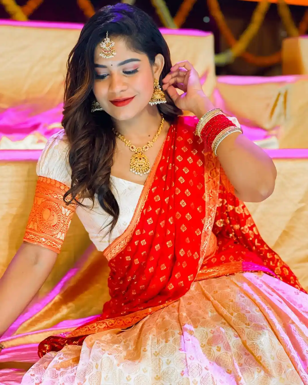 Swetha Naidu shines in Half saree on for sankranthi shoot