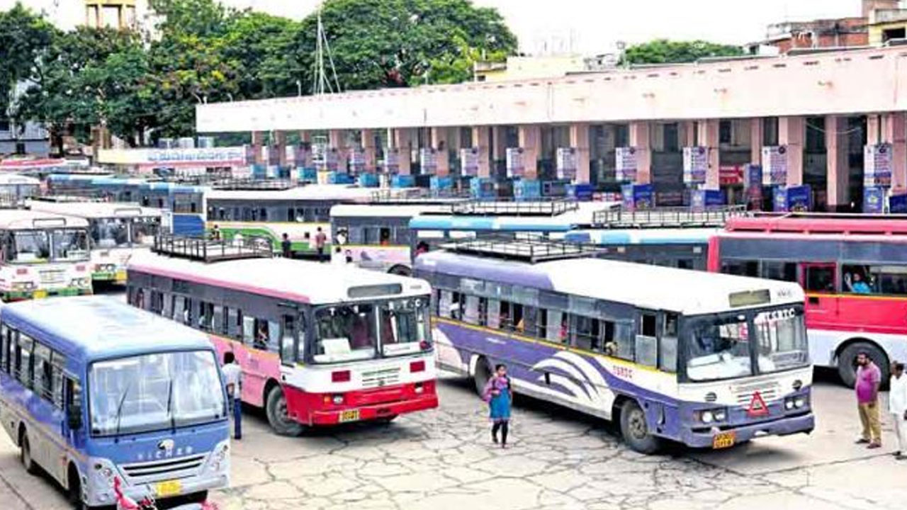 TSRTC: వసంత పంచమికి టీఎస్ఆర్టీసీ 108 ప్రత్యేక బస్సులు TSRTC: వసంత పంచమికి టీఎస్ఆర్టీసీ 108 ప్రత్యేక బస్సులు
