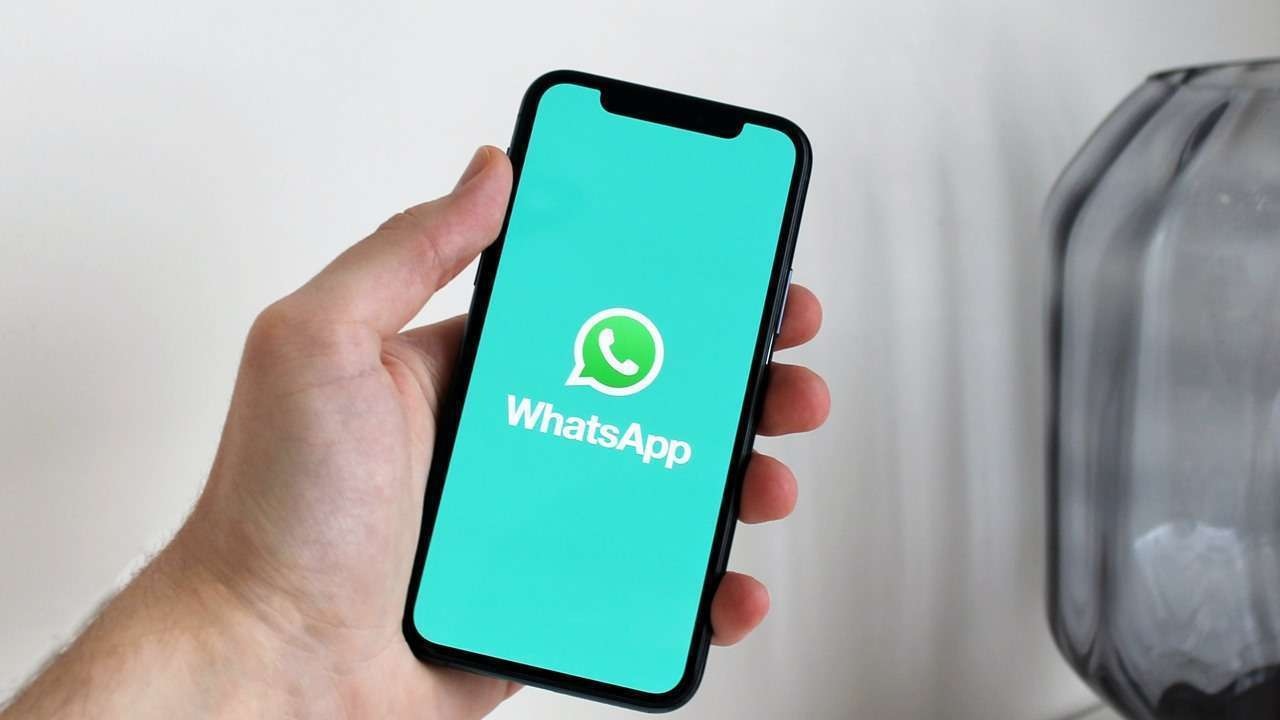 Tech Tips _ How to read WhatsApp messages deleted by your friend
