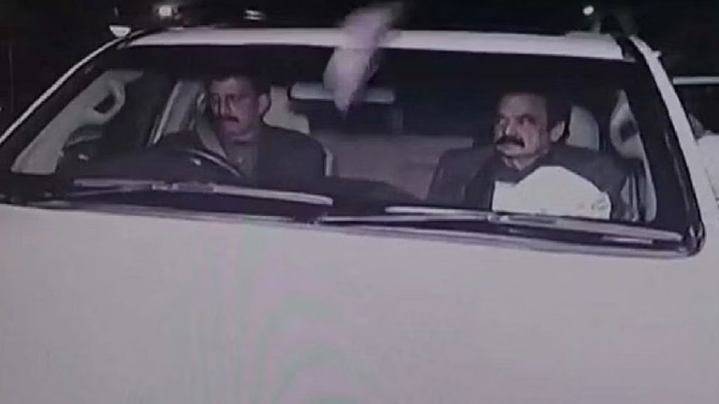 Shoe Attack on Pakistan Minister: Shoe Hurled at Rana Sanaullah's Car