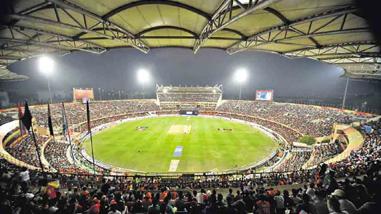 Uppal Stadium: అందుబాటులోకి ఉప్పల్ మ్యాచ్ టిక్కెట్లు.. ఆన్లైన్లో 29 వేల టిక్కెట్ల విక్రయం Uppal Stadium: అందుబాటులోకి ఉప్పల్ మ్యాచ్ టిక్కెట్లు.. ఆన్లైన్లో 29 వేల టిక్కెట్ల విక్రయం