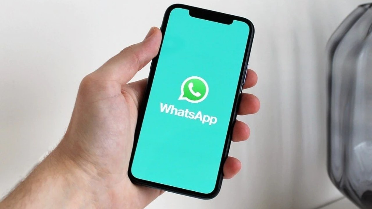 WhatsApp for iOS update rolls out ‘Search by Date Feature’
