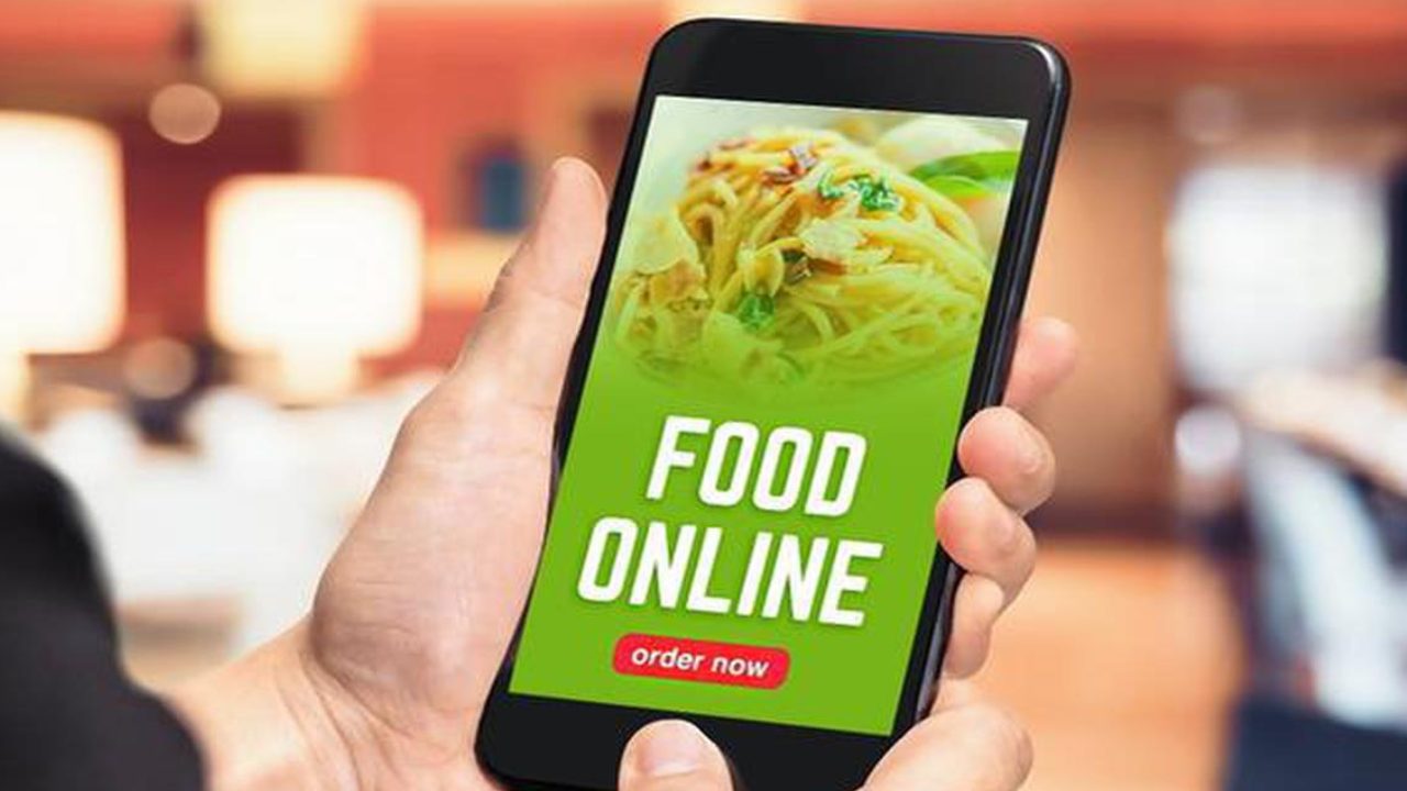 Zomato And Swiggy Orders _ Zomato and Swiggy received more than 5 lakh orders on New Year’s eve, biryani and pizza top the list