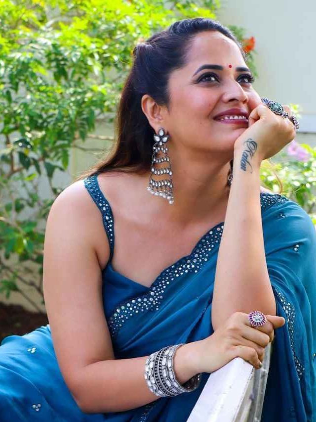 >కైపెక్కిస్తున్న అనసూయ అందాలు