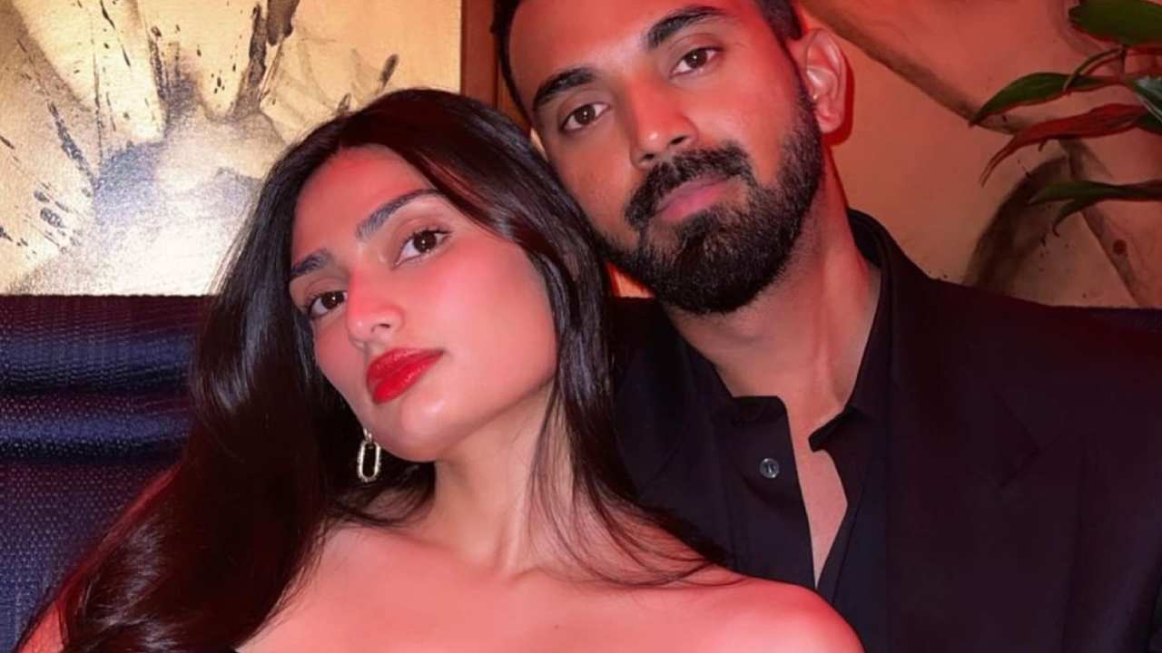 KL Rahul-Athia Shetty : బాలీవుడ్ స్టార్ యాక్టర్ కూతురితో ఇండియన్ క్రికెటర్ పెళ్లి.. మొదలైన పెళ్లిపనులు.. KL Rahul-Athia Shetty : బాలీవుడ్ స్టార్ యాక్టర్ కూతురితో ఇండియన్ క్రికెటర్ పెళ్లి.. మొదలైన పెళ్లిపనులు..