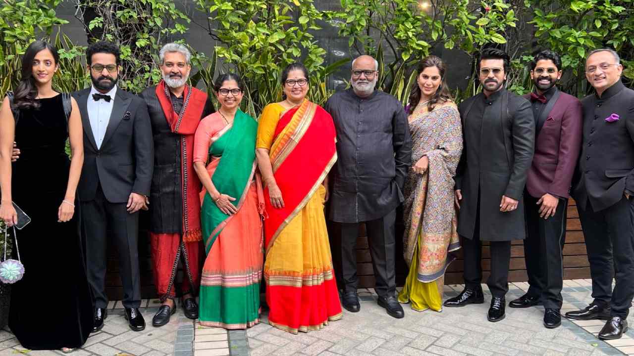 RRR Team at Golden Globe Awards Event : గోల్డెన్ గ్లోబ్ అవార్డు వేడుకకి ఫ్యామిలీ సమేతంగా RRR యూనిట్..