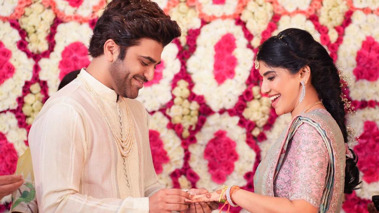 Sharwanand : సైలెంట్ గా నిశ్చితార్థం చేసేసుకున్న శర్వానంద్.. ఎవర్నో తెలుసా?? Sharwanand : సైలెంట్ గా నిశ్చితార్థం చేసేసుకున్న శర్వానంద్.. ఎవర్నో తెలుసా??