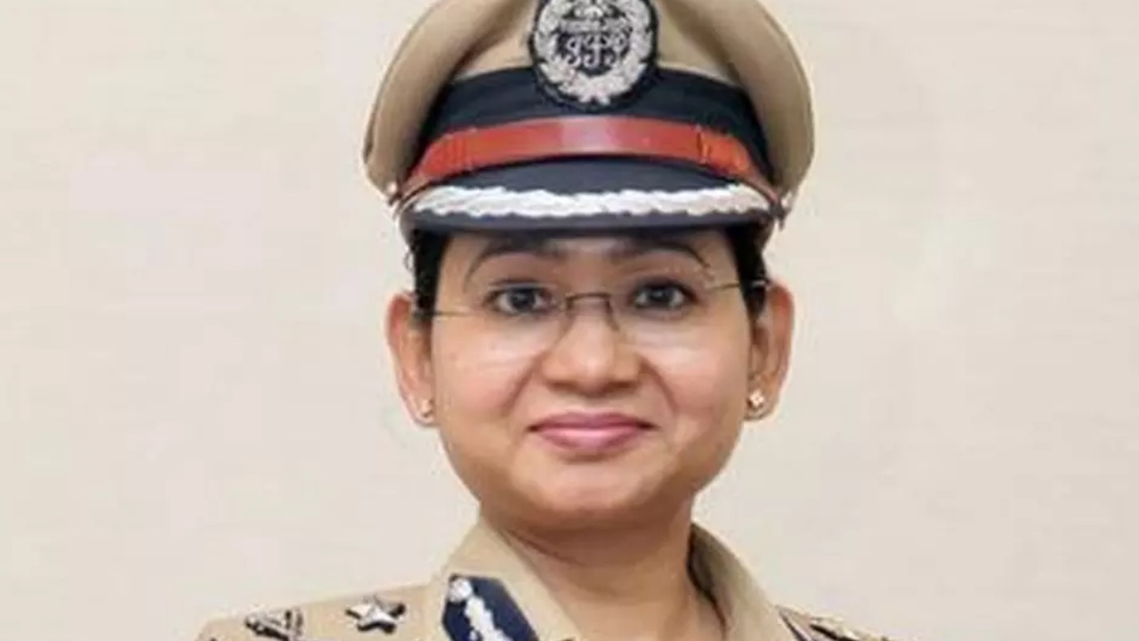 Swati Lakra : టీఎస్ఎస్ పీ బెటాలియన్స్ అదనపు డీజీగా స్వాతి లక్రా Swati Lakra : టీఎస్ఎస్ పీ బెటాలియన్స్ అదనపు డీజీగా స్వాతి లక్రా