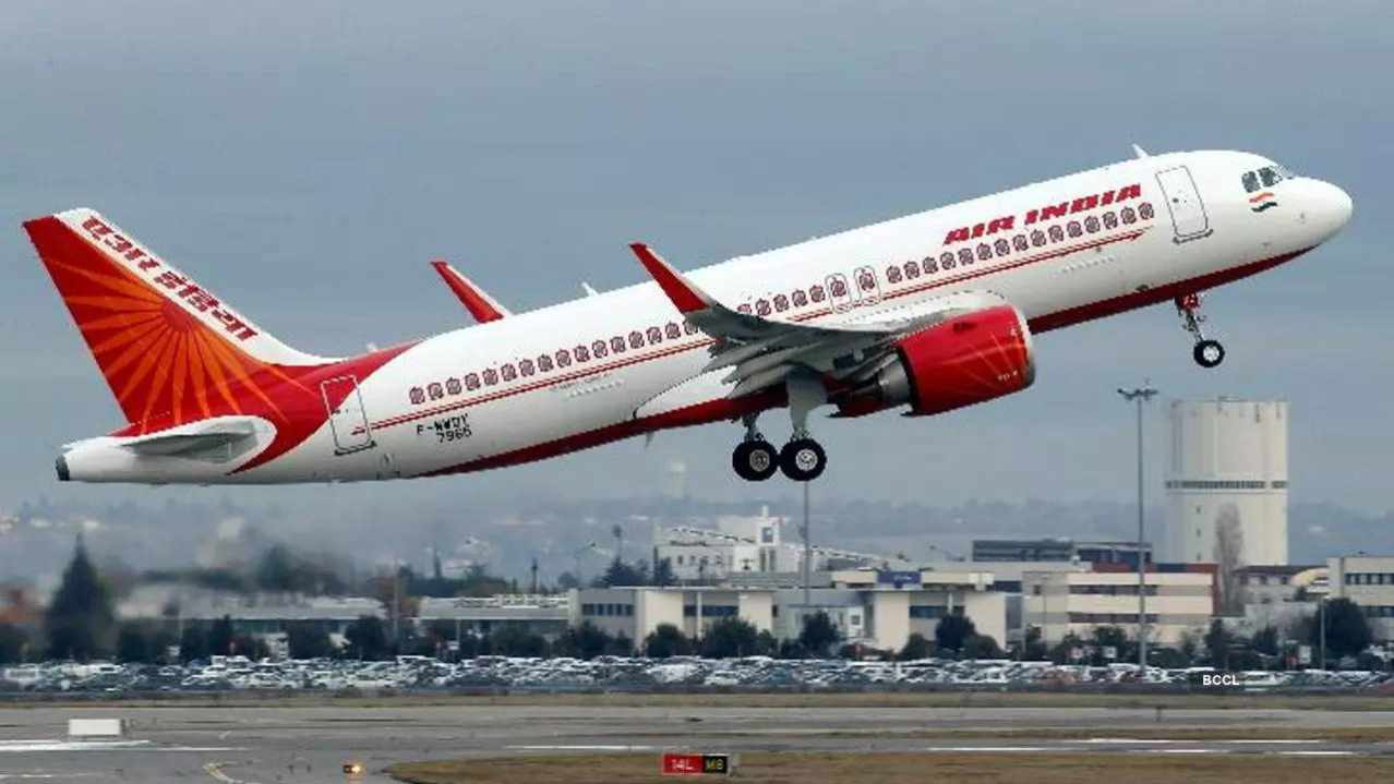 Air India Flight: ఎయిరిండియా విమానంకు తృటిలో తప్పిన ప్రమాదం.. స్వీడన్లో ఎమర్జెన్సీ ల్యాండింగ్ .. Air India Flight: ఎయిరిండియా విమానంకు తృటిలో తప్పిన ప్రమాదం.. స్వీడన్లో ఎమర్జెన్సీ ల్యాండింగ్ ..
