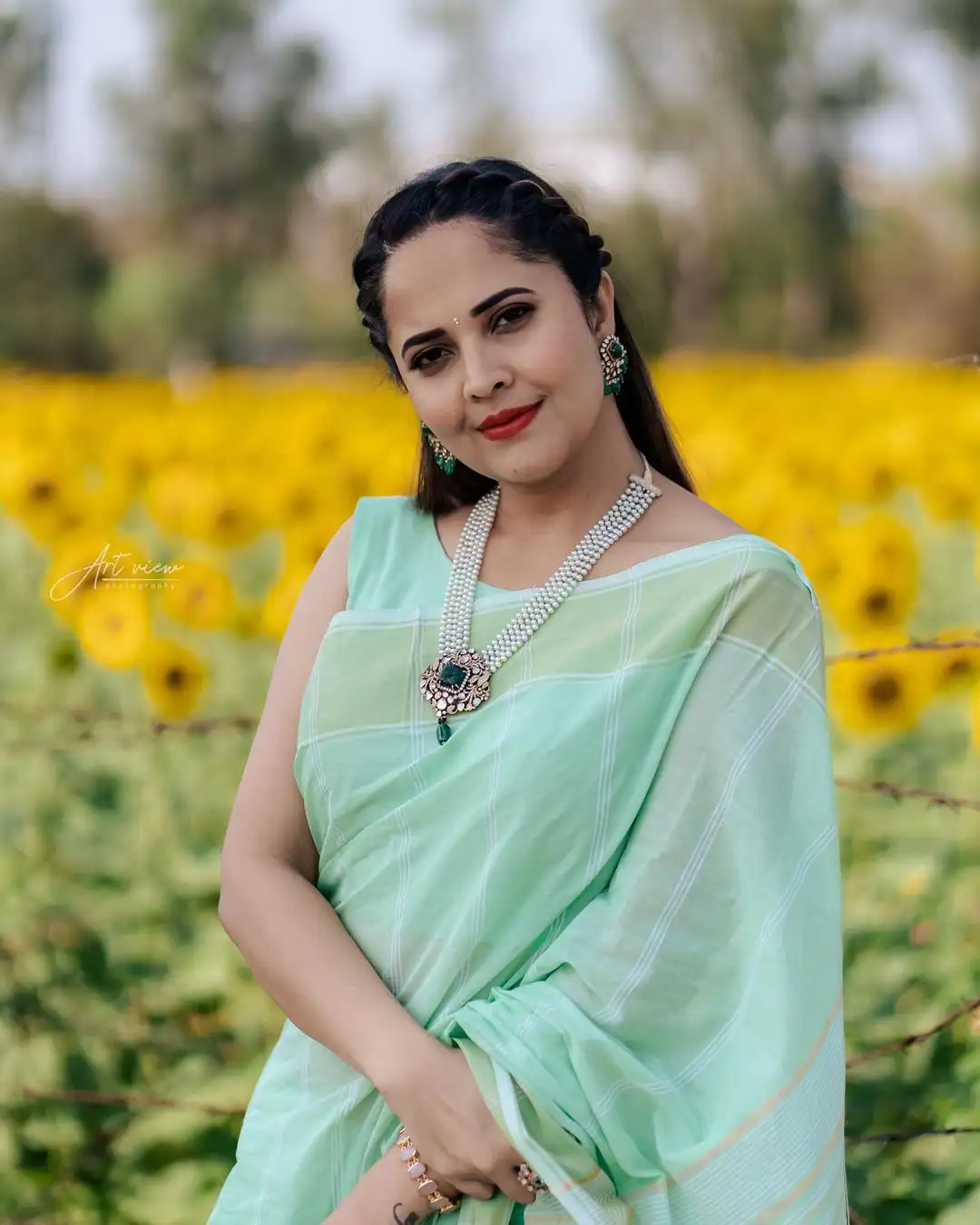 Anasuya enjoying in Sunflower Garden.. Source @Anasuya Instagram  