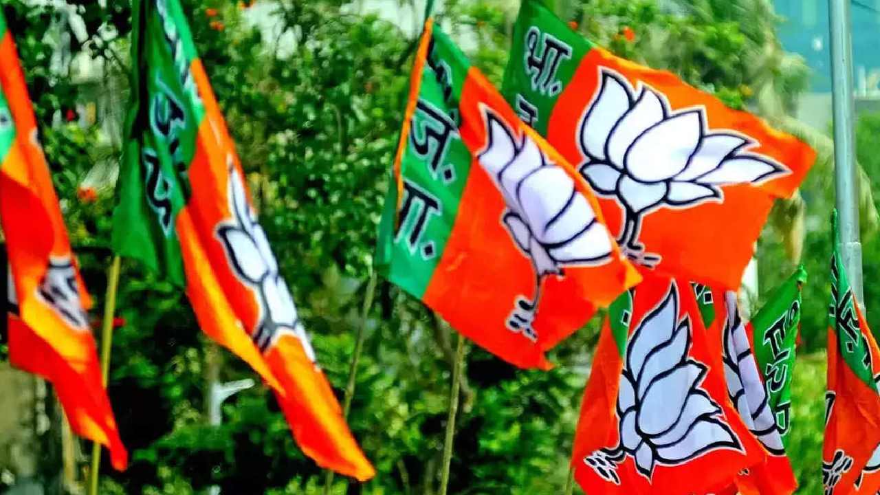 BJP MLC Candidates: ఎమ్మెల్సీ అభ్యర్థుల వివరాల్ని ప్రకటించిన బీజేపీ.. తెలంగాణలో ఒకరు… ఏపీలో ముగ్గురి పేర్లు ఖరారు BJP MLC Candidates: ఎమ్మెల్సీ అభ్యర్థుల వివరాల్ని ప్రకటించిన బీజేపీ.. తెలంగాణలో ఒకరు… ఏపీలో ముగ్గురి పేర్లు ఖరారు