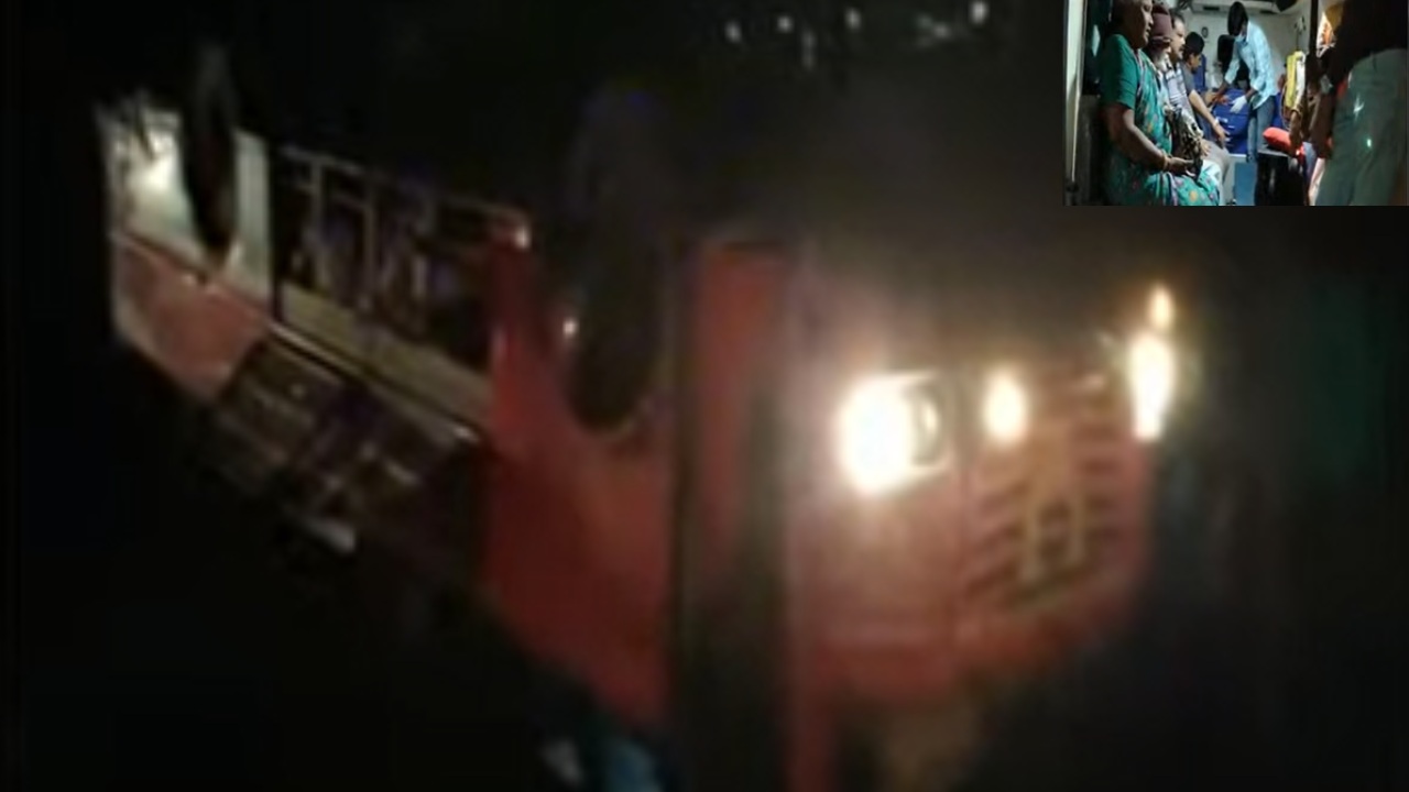 RTC Bus Overturn : వనపర్తి జిల్లాలో రోడ్డు ప్రమాదం.. తిరుపతి వెళ్తున్న ఆర్టీసీ బస్సు బోల్తా RTC Bus Overturn : వనపర్తి జిల్లాలో రోడ్డు ప్రమాదం.. తిరుపతి వెళ్తున్న ఆర్టీసీ బస్సు బోల్తా