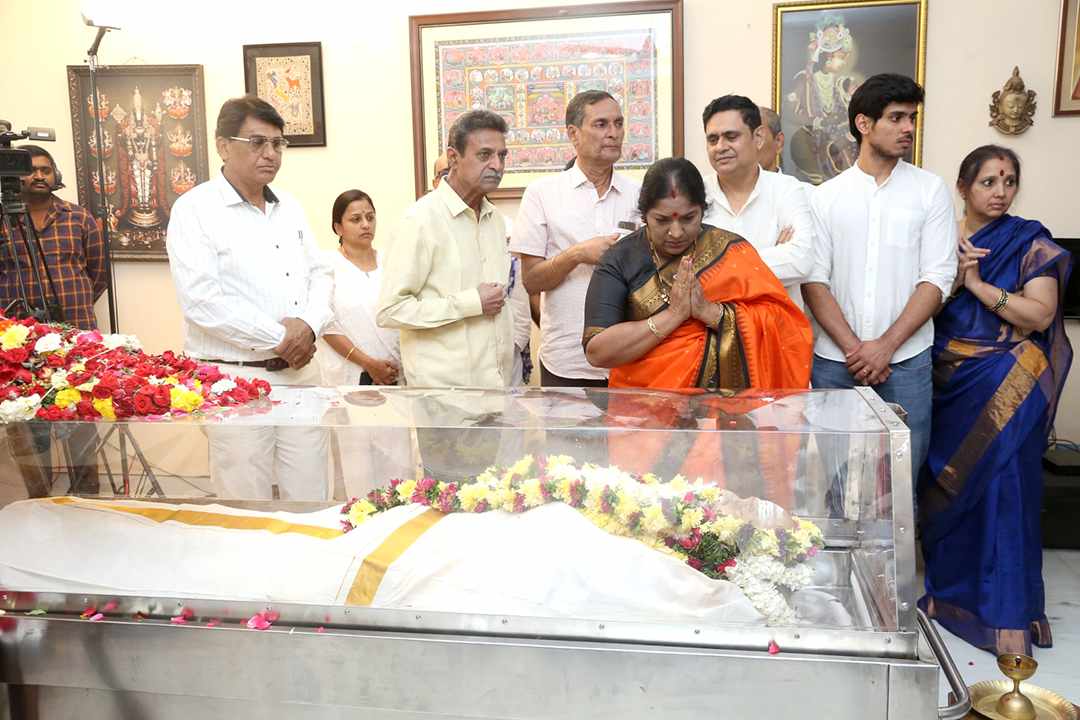 Celebrities Pay Tribute To K Vishwanath