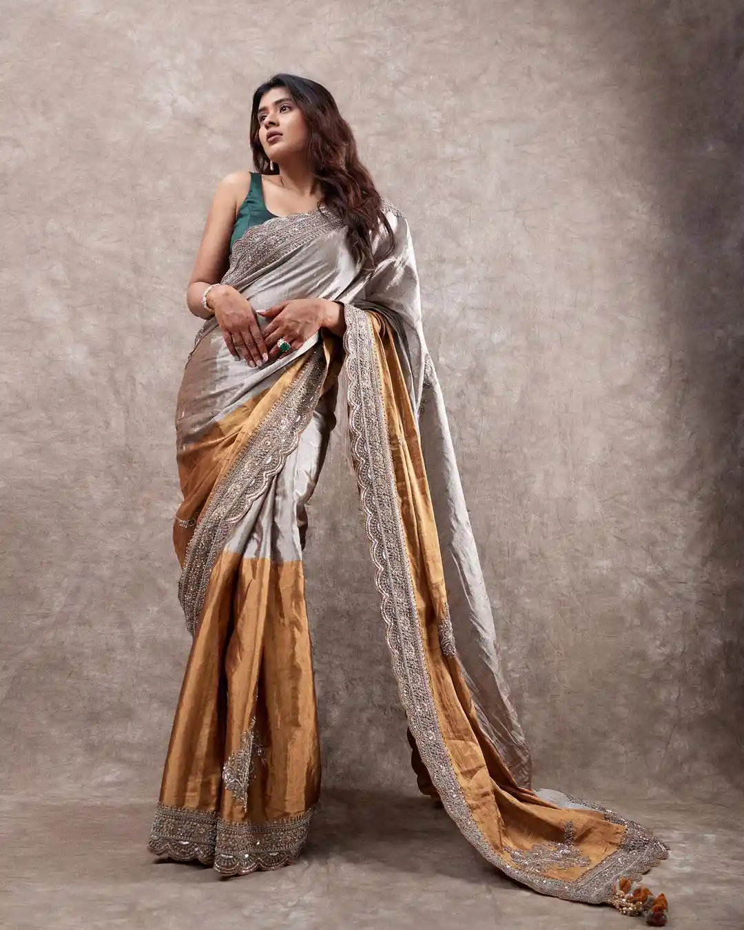 Hebah Patel latest photoshoot in saree